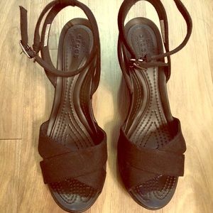 Crocs Women's Leigh II Cross-Strap Ankle Wedge